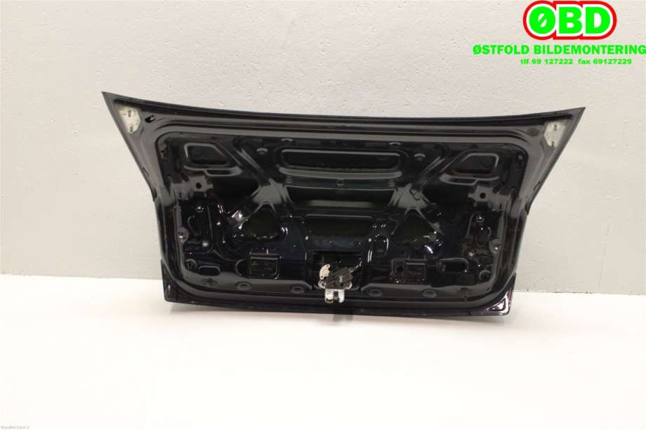 Bakluke sedan til Audi A8 2003-2010 (Type II)  (AUDI|4E0 827 023 A|)
