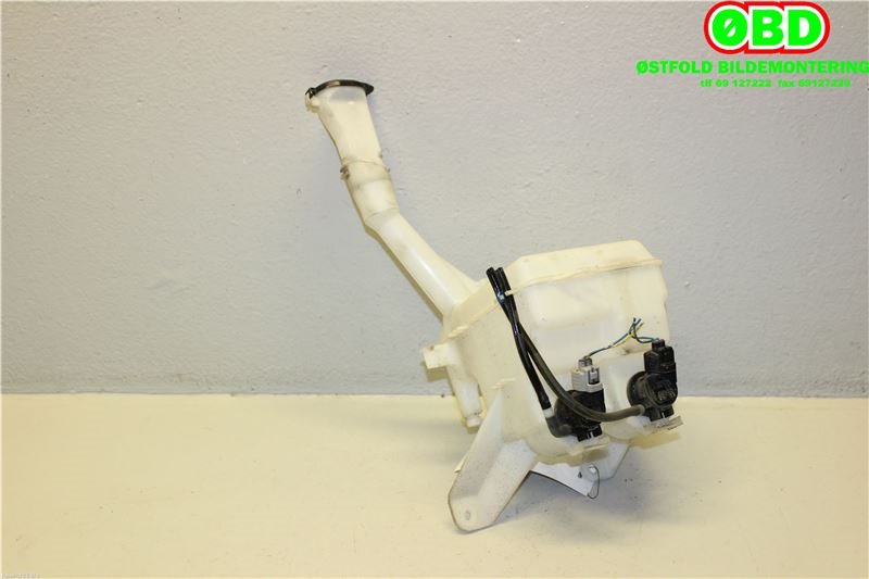 Spylertank til Toyota Urban Cruiser 2009-2014 (TOYOTA|8531552140|)