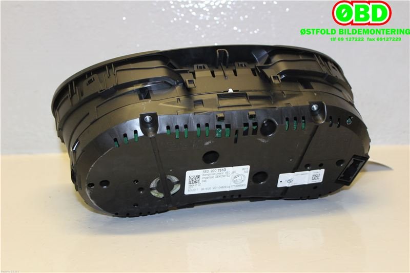 Instrumentpanel til Škoda Octavia 2017-2020 (Type III, Fase 2) (SKODA|5E0 920 751 D||5E0920751D)
