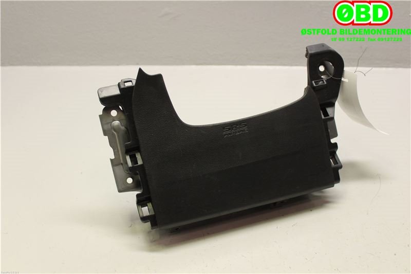 Airbag kne til Mitsubishi Outlander, 2012-2015 (Type III, Fase 1)  (MITSUBISHI|7030A316XA)