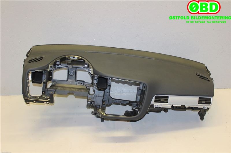 Dashbord til Mitsubishi Outlander, 2012-2015 (Type III, Fase 1)  (MITSUBISHI|8000A513XA)