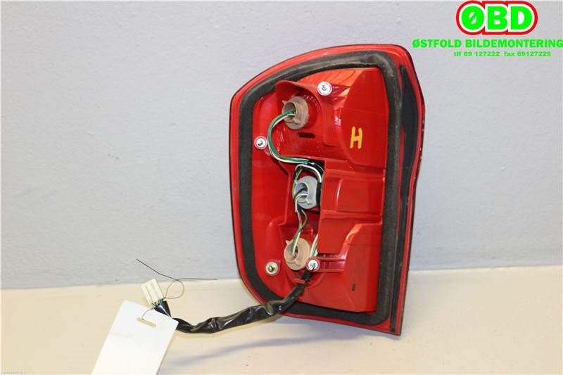 Baklykt høyre til Toyota RAV4 2000-2006 (Type II)  (TOYOTA|8155142060|)
