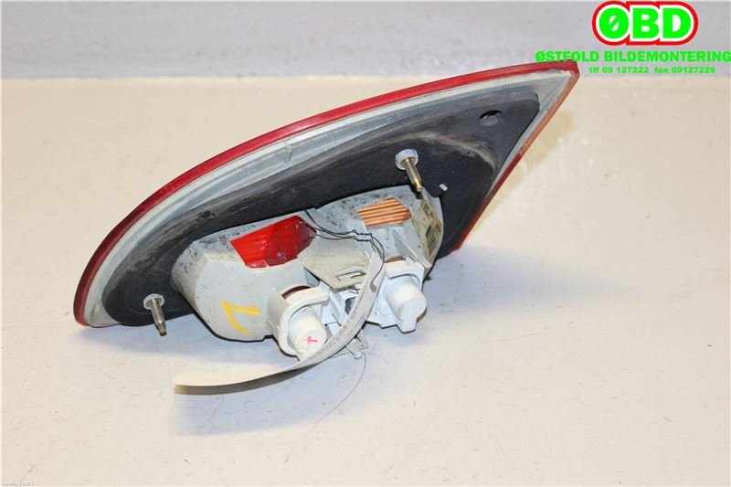 Baklykt venstre indre til Toyota Avensis 2000-2003 (Type I, Fase 2)  (TOYOTA|8159005080|)