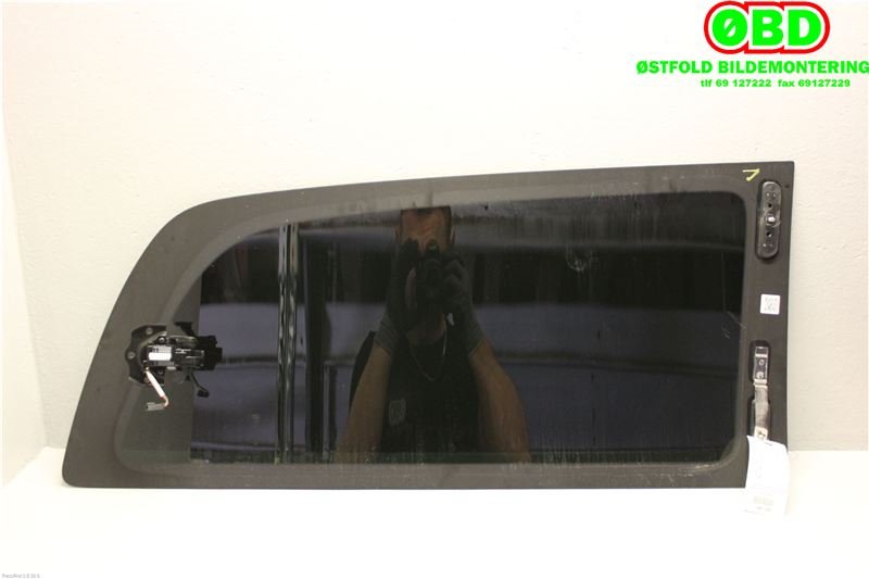 Diverse deler til Mercedes Vito 2014-->> (W447) (W447) (MERCEDES|A 447 670 54 00|)
