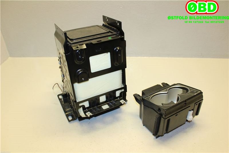 Dashbord koppholder til Mercedes Vito 2014-->> (W447) (W447) (MERCEDES|A 448 820 03 00||4488200300)