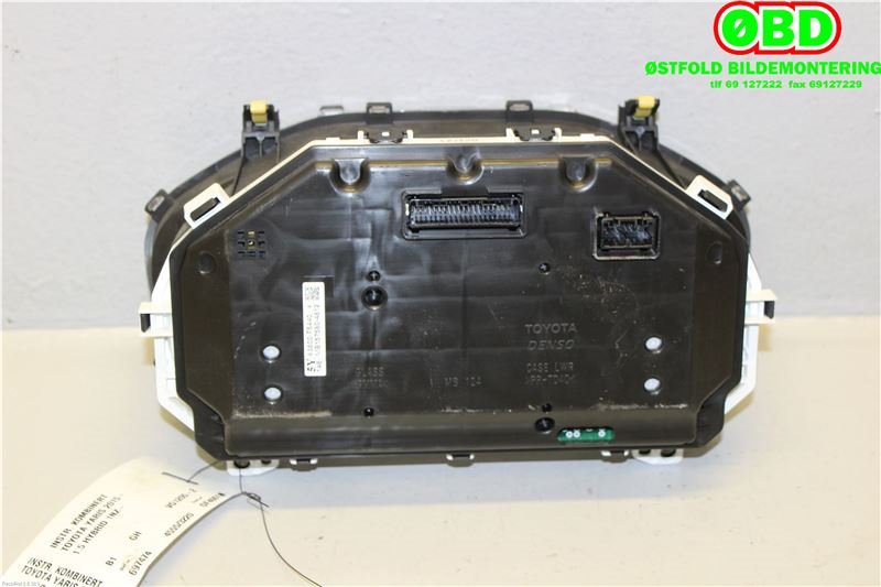Instrumentpanel til Toyota Yaris 2014-2020 (Type III, Fase 2)  (TOYOTA|83800F5440|)