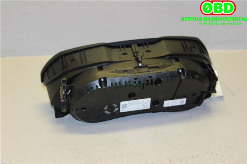 Instrumentpanel til Škoda Superb 2015-->> (Type III)  (SKODA|3V0 920 711 A||3V0920711A)