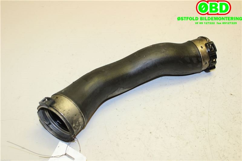 Turbo rør til BMW 1-Serie 2011-2015 (Fase 1) (F20/F21) (F20/F21) (BMW|11 61 8 583 389|)