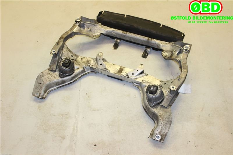 Travers foran hoved til BMW 1-Serie 2004-2011 (E81/E82/E87/E88) (E81/E82/E87/E88) (BMW|31 11 6 785 639|)