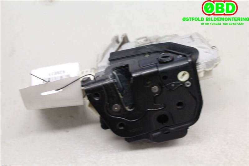 Låsekasse høyre bak til Audi A4 2004-2008 (Type III) (B7) (B7) (AUDI|8E0 839 016 AA||8E0839016AA)