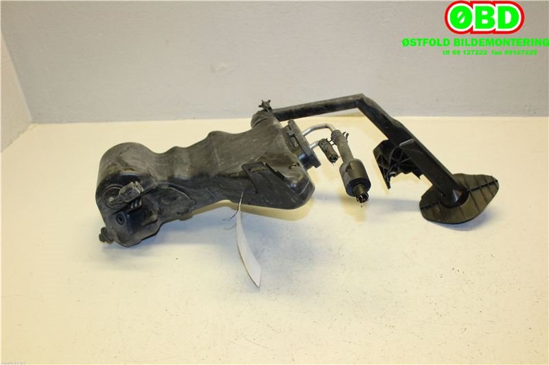 Spylertank til Mercedes E-Klasse 2016-2023 (W213) (W213) (MERCEDES|A 205 869 02 20|)