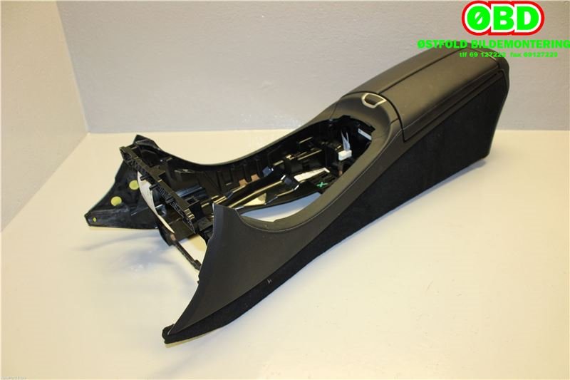 Sete armlene lokk til Mercedes E-Klasse 2016-2023 (W213) (W213) (MERCEDES|A 213 680 10 03|)