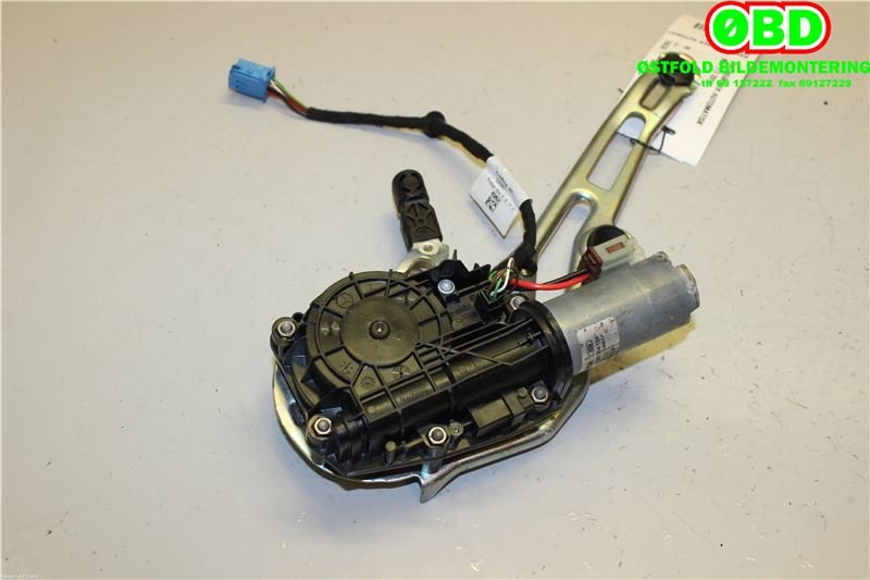 Baklukeåpner motor til Mercedes E-Klasse 2016-2023 (W213) (W213) (MERCEDES|A 213 820 82 01|)