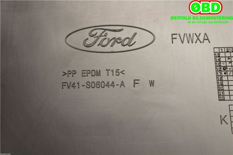 Hanskerom til Ford Kuga 2013-2019  (FORD|1786394|)