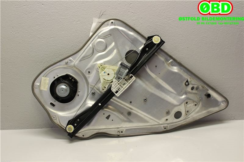 Ruteheis til Mercedes GLK 2008-2015 (X204) (X204) (MERCEDES|A 204 730 11 79|)