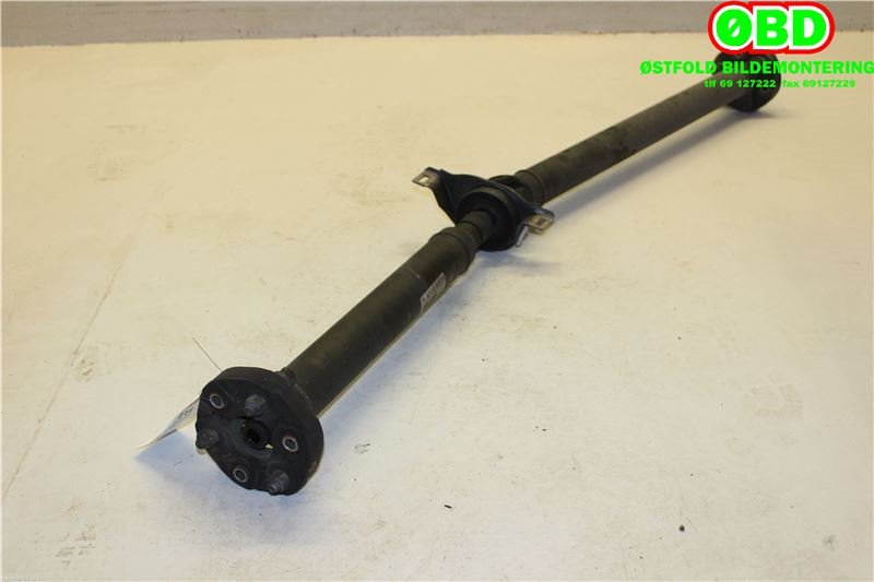 Mellomaksel til Mercedes GLK 2008-2015 (X204) (X204) (MERCEDES|A 204 410 68 06||2044106806)
