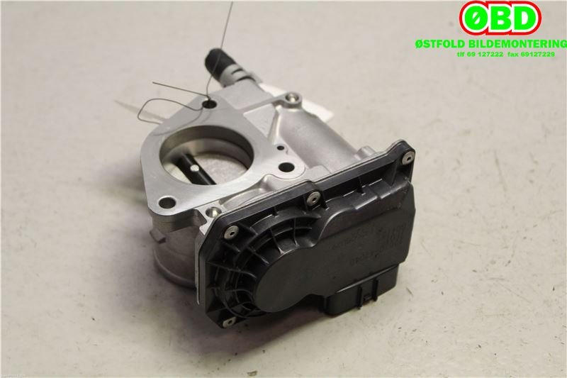 Spjeldhus til Toyota Yaris 2014-2020 (Type III, Fase 2)  (TOYOTA YARIS HYBRID|2203047040|)