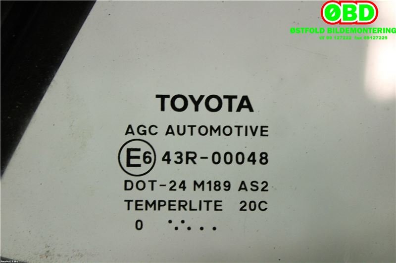 Diverse deler til Toyota Auris 2010-2012 (Type I, Fase 2)  (TOYOTA|6812302170|)