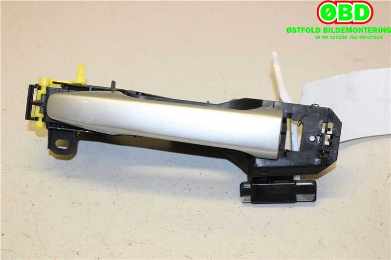 Dørhåndtak utv høyre bak til Toyota Avensis 2009-2015 (Type III, Fase 1) (TOYOTA|6921105918|6920305042|)