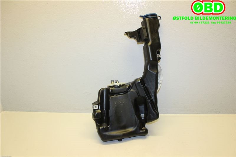 Spylertank til Mercedes E-Klasse 2009-2013 (Fase 1) (W212) (W212) (MERCEDES|A 204 869 02 00|)