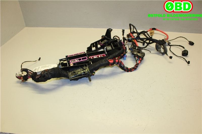 Sikringsboks til Audi A4, Allroad 2016-->> (Type II) (B9) (B9) (AUDI|8W0971845|8W0971845AH|)
