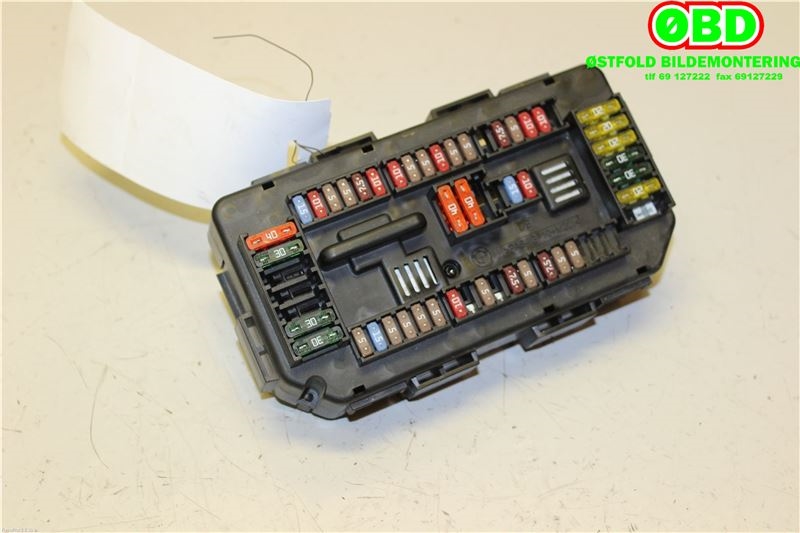 Sikringsboks til BMW 3-Serie 2012-2018 (F30/F31/F34) (F30/F31/F34) (BMW|61 14 9 224 866||61149224879)