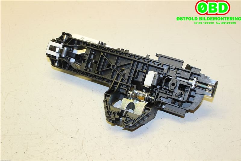Dørhåndtak utv høyre foran til Mercedes GLK 2008-2015 (X204) (X204) (MERCEDES|A 204 760 02 70|A 204 760 24 34|2047601634)