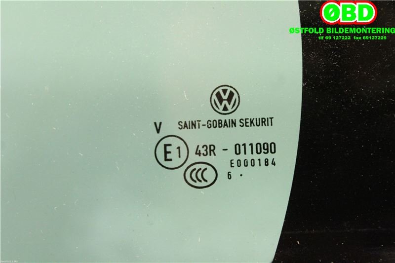 Diverse deler til VW Passat 2015-2019 (Fase 1) (B8) (B8) (VOLKSWAGEN|3G9 845 213 S|)