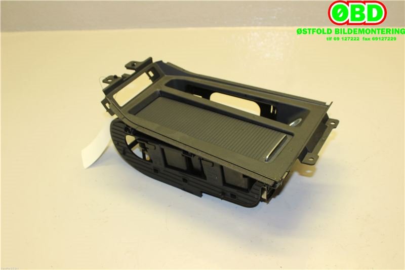 Dashbord koppholder til Audi e-tron 2018-->>  (AUDI ETRON|4KE 862 533 E||4KE862533E)