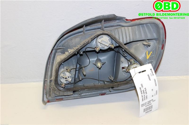 Baklykt venstre til Toyota Yaris 1999-2003 (Type I, Fase 1) (TOYOTA|8156052130|)