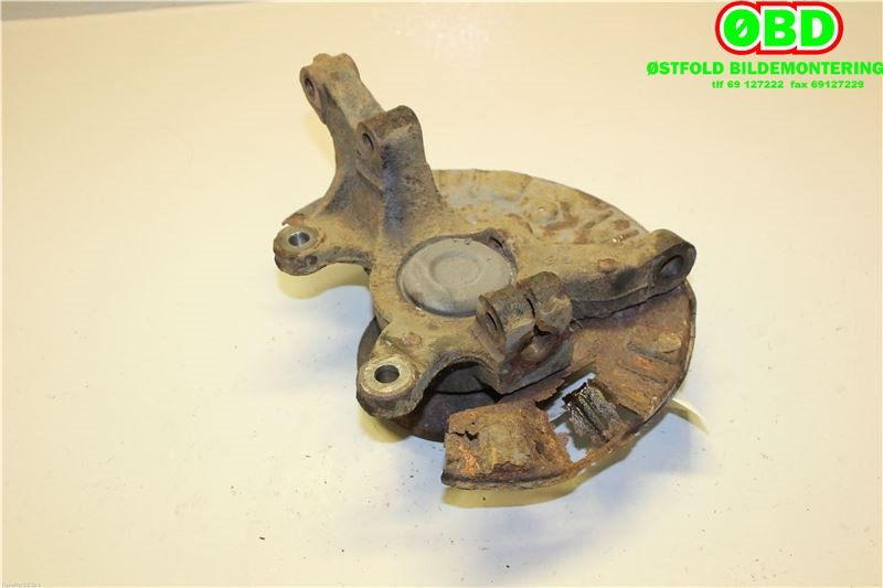 Hjulspindel venstre foran til Mercedes Vito/Viano 2004-2010 (Fase 1) (W639) (W639) (MERCEDES|A 639 330 06 32|A 639 330 12 32|)