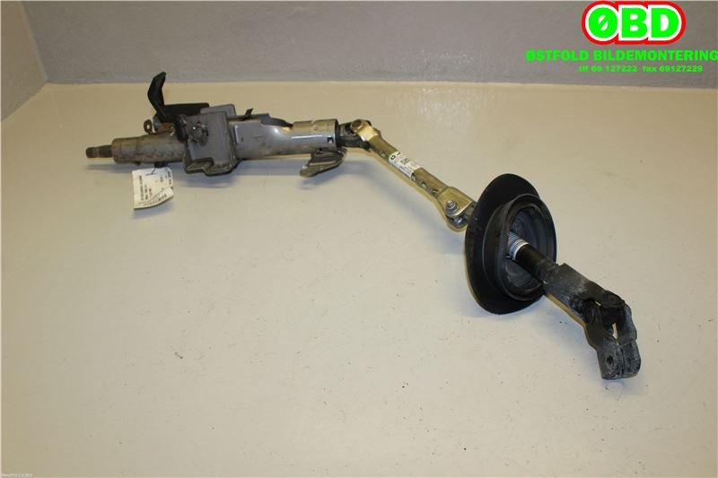 Rattaksel til Renault Trafic 2014-->>  (RENAULT|488102832R|)