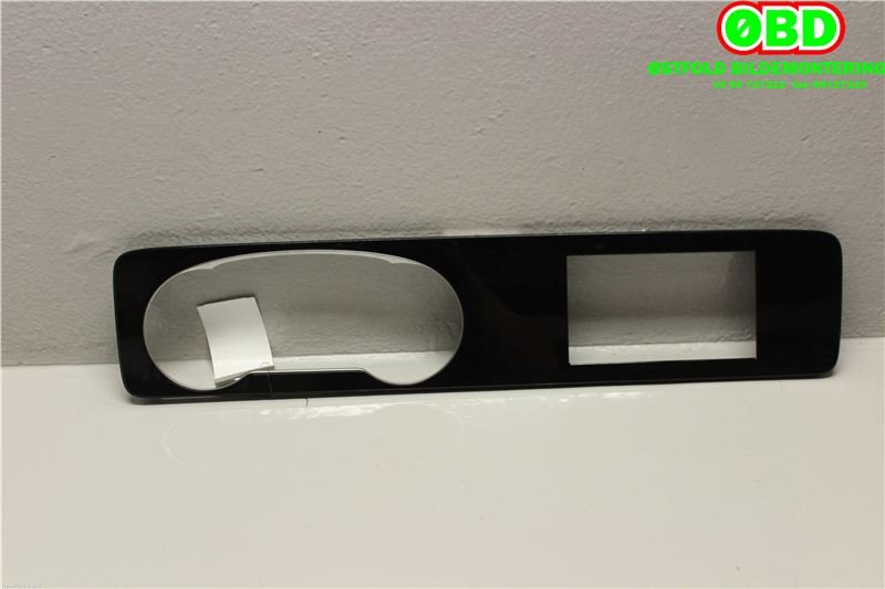 Dashbord diverse til Mercedes E-Klasse 2016-2023 (W213) (W213) (MERCEDES|A 213 540 72 37|)