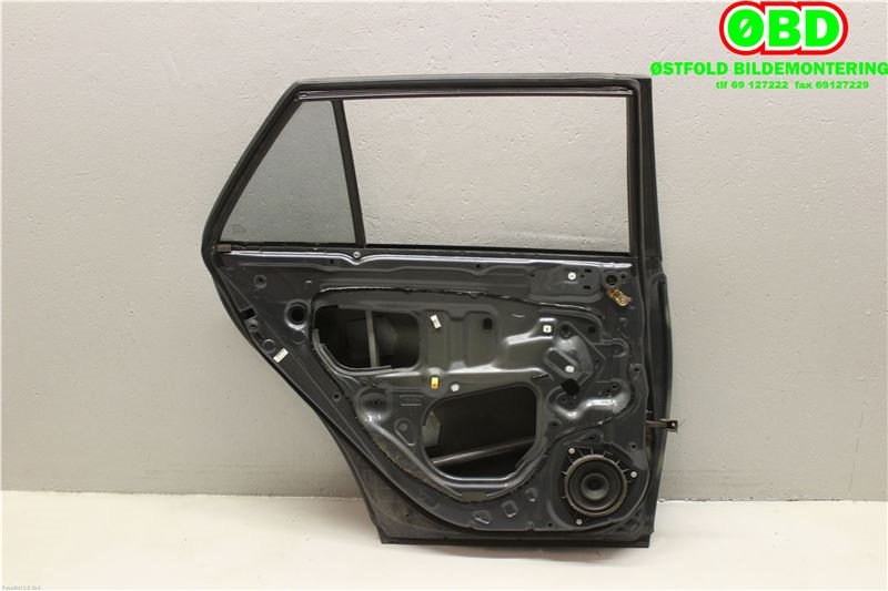 Dør venstre bak til Toyota Avensis 2003-2008 (Type II)  (TOYOTA|6700405130|)