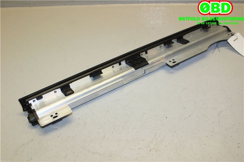 Solskjerm til Audi A8, 2010-2013 (Type III, Fase 1)  (AUDI|4H0861333)