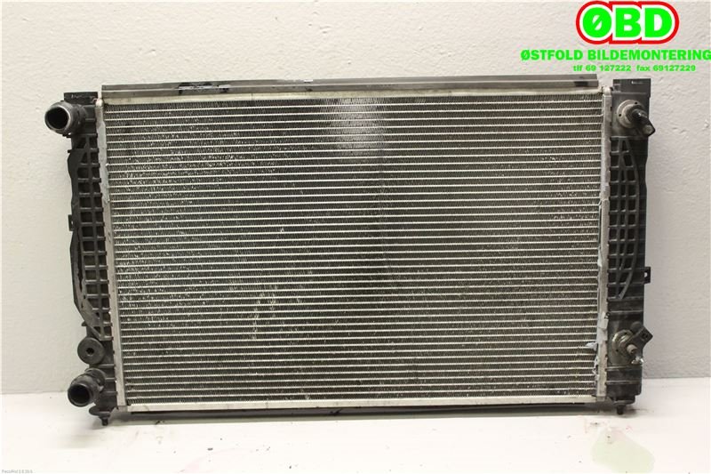 Radiator (automat gir) til VW Passat 2001-2005 (B5,3BG) (B5,3BG) (VOLKSWAGEN|8D0 121 251 BC|)