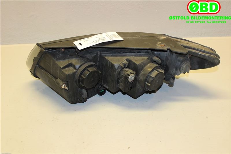 Frontlykt høyre halogen til Hyundai Santa Fe 2006-2009 (Type II, Fase 1)  (HYUNDAI|921022B021|)
