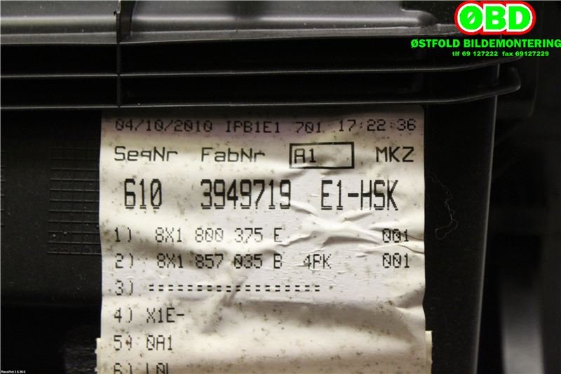 Hanskerom til Audi A1 2010-2014 (Type I, Fase 1)  (AUDI|8X1 857 104|)