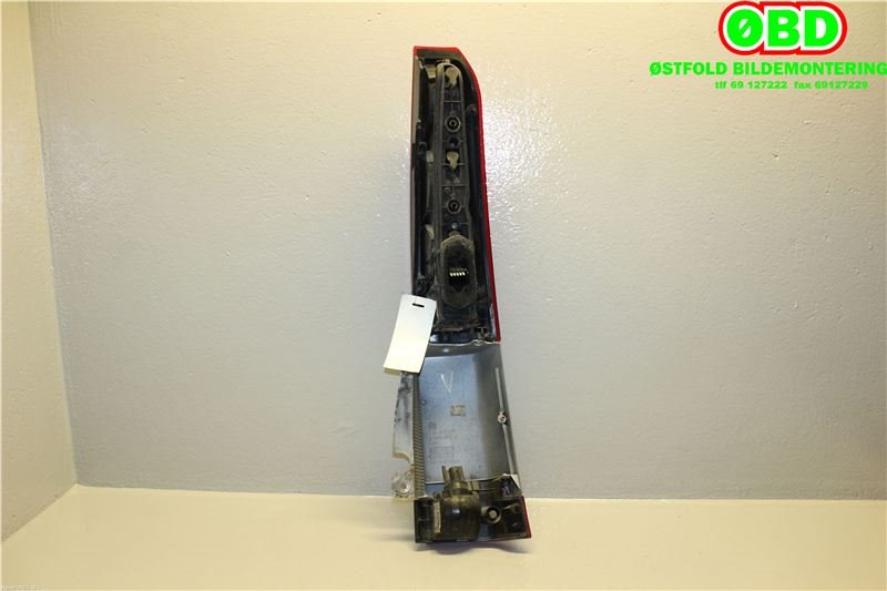 Baklykt venstre til Opel Meriva A 2003-2010  (OPEL|93184712|1222123|)
