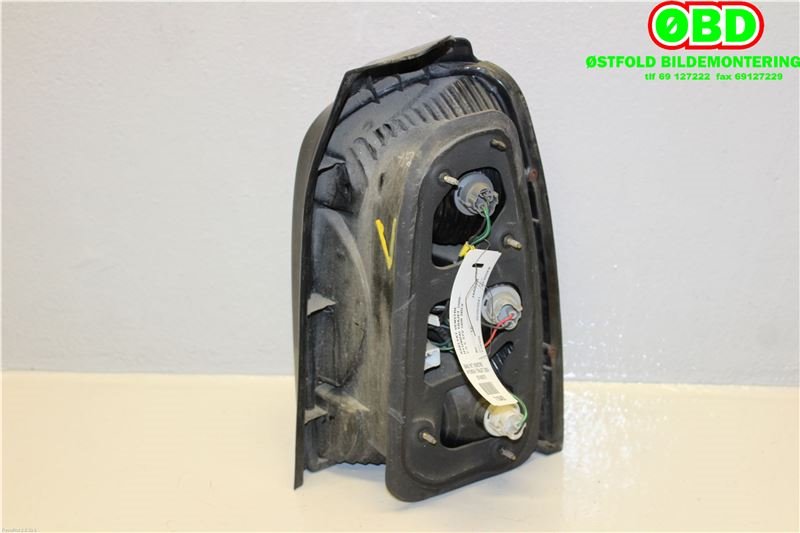 Baklykt venstre til Hyundai Trajet 2001-2007  (HYUNDAI|924013A020|)