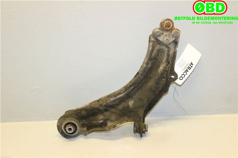 Bærebru høyre foran nedre til Renault Kangoo 2008-2021 (Type II)  (RENAULT|8200586567|)