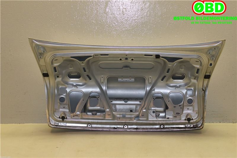 Bakluke sedan til Audi A6 2001-2004 (Type II, Fase 2) (C5) (C5) (AUDI|4B5 827 023 R|)
