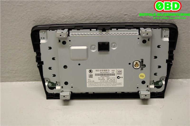 Bilstereo navigasjon til Škoda Octavia 2013-2016 (Type III, Fase 1)  (SKODA|5E0 919 605 D||5E0919605D)