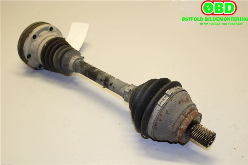 Drivaksel venstre foran til VW Passat 2005-2010 (B6) (B6) (VOLKSWAGEN|1K0 407 271 NP|3C0 407 271 AJ|)
