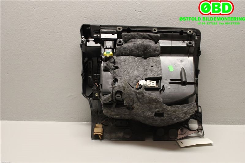 Hanskerom til Audi A4, Allroad 2009-2016 (Type I) (B8) (B8) (AUDI|8K1857104B||8K1857035B)