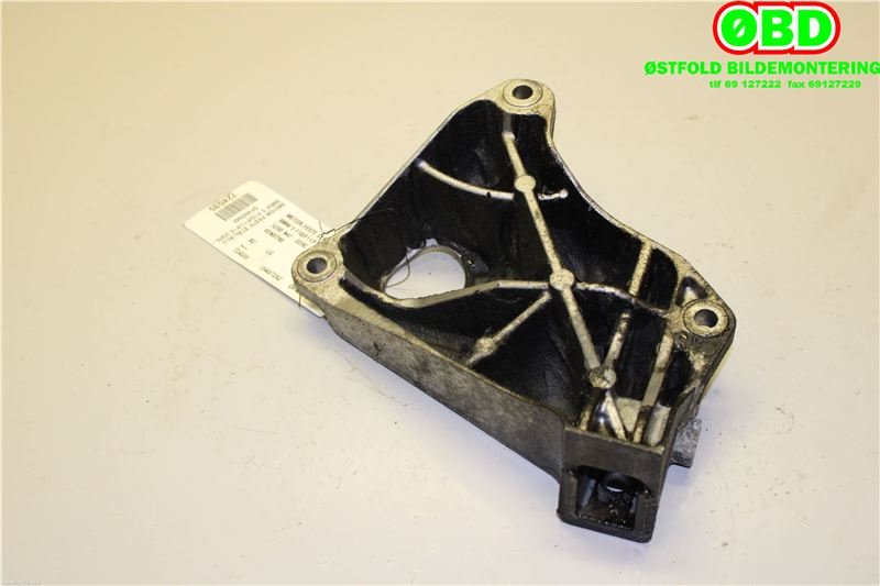 Motorfeste til BMW 5-Serie 2010-2017 (F10/F11) (F10/F11) (BMW|22 11 6 781 241|)