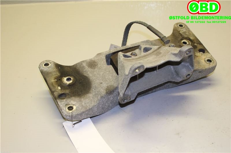 Diverse deler til BMW 5-Serie 2010-2017 (F10/F11) (F10/F11) (BMW|22316781222|)