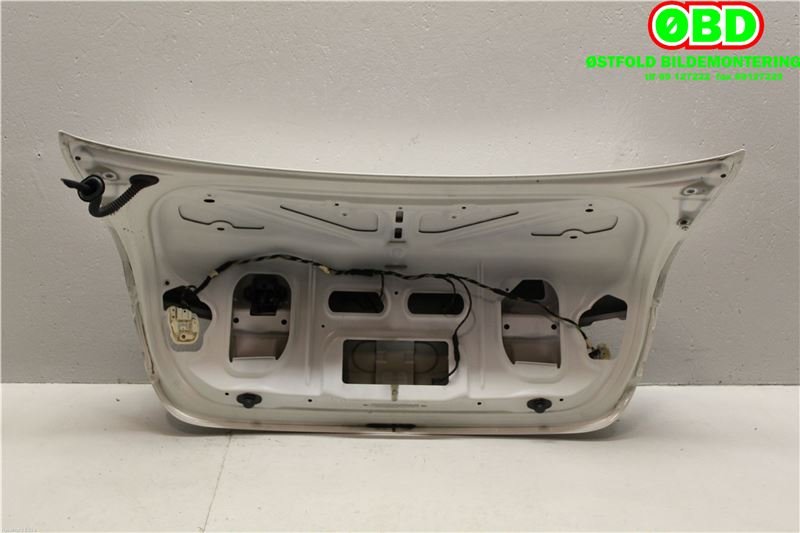 Bakluke sedan til BMW 3-Serie 2005-2011 (E90/E91/E92/E93) (E90/E91/E92/E93) (BMW|41 62 7 209 701|)