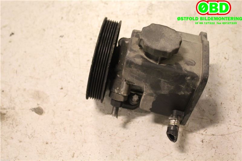 Servo pumpe mekanisk til Mercedes C-Klasse 2007-2011 (Fase 1) (W204) (W204) (MERCEDES|A 004 466 70 01|)