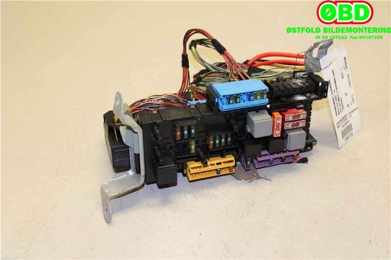 Sikringsboks til Mercedes E-Klasse 2009-2013 (Fase 1) (W212) (W212) (MERCEDES|A 212 900 00 04|A 212 906 06 05|2129000004)